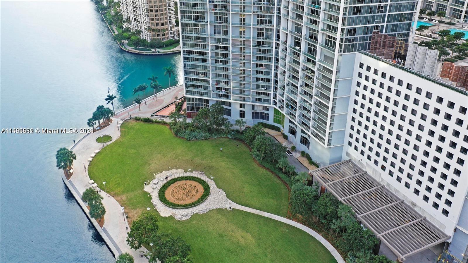 ICON BRICKELL - Residential