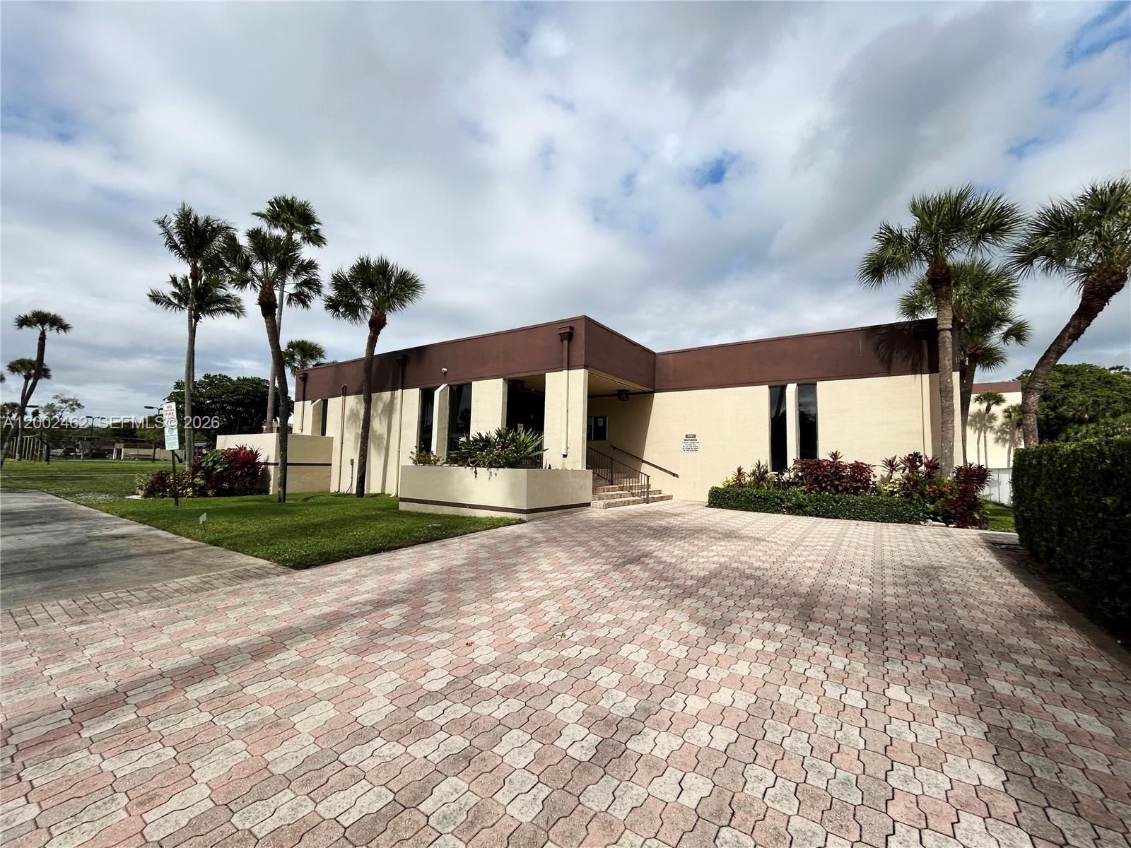 CYPRESS CHASE NORTH NO 4 - Residential