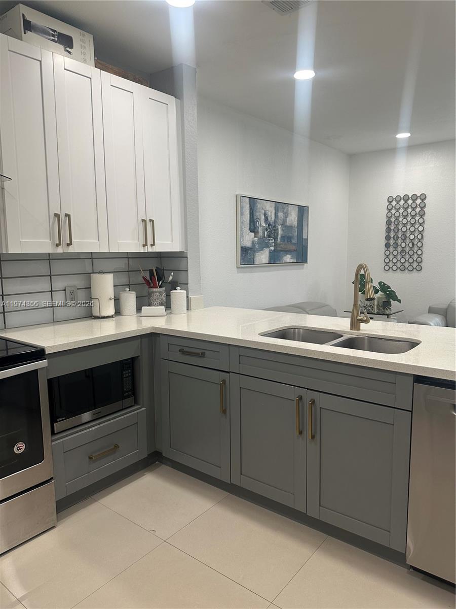 VILLAS AT NAUTICA THREE C - Residential