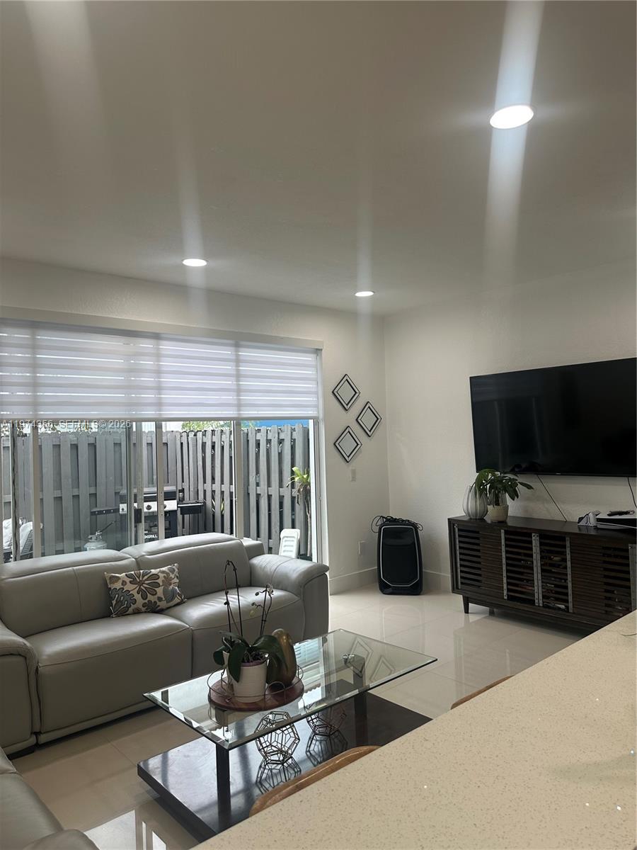 VILLAS AT NAUTICA THREE C - Residential