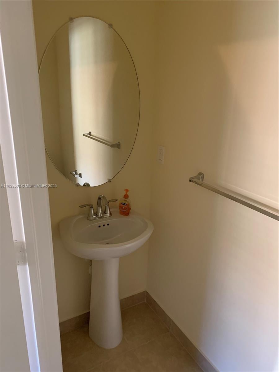 MEADOW PINES - Residential Lease