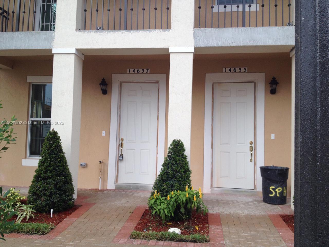 Cobblestone is a quiet, secure community in Broward. This townhouse has tile on the first floor and carpet on the
second floor. Spacious living/dining area, impact windows, wood cabinets, walk-in closets, granite counter tops,
and its also a fully furnished unit, good size garage, and equipped with everything you need to move in and start
new. Good size patio and an open floor plan. this property is walking distance from the clubhouse and a great
outdoor entertainment amenities like the community resort-style pool, playground area, and fitness center, and on
top this community is close to A+ schools (public and private). Minutes away from Pembroke Gardens Mall and
much more.