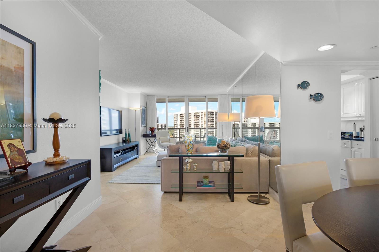 SOUTH TOWER AT THE POINT - Residential