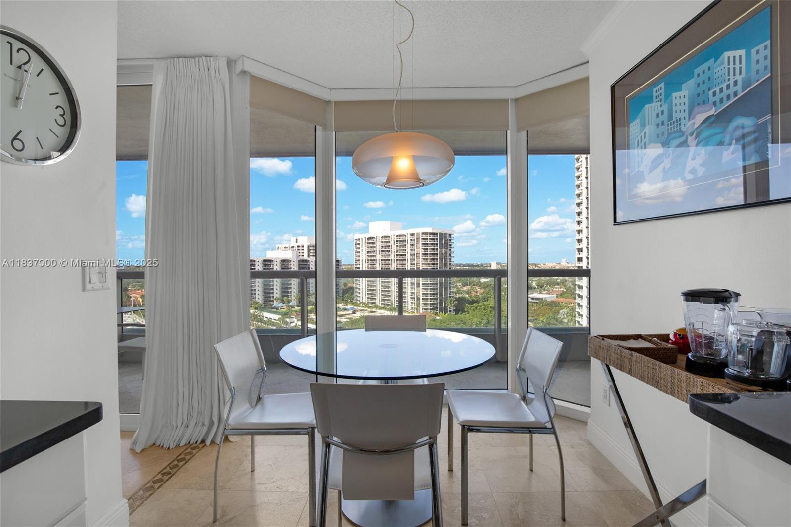 SOUTH TOWER AT THE POINT - Residential