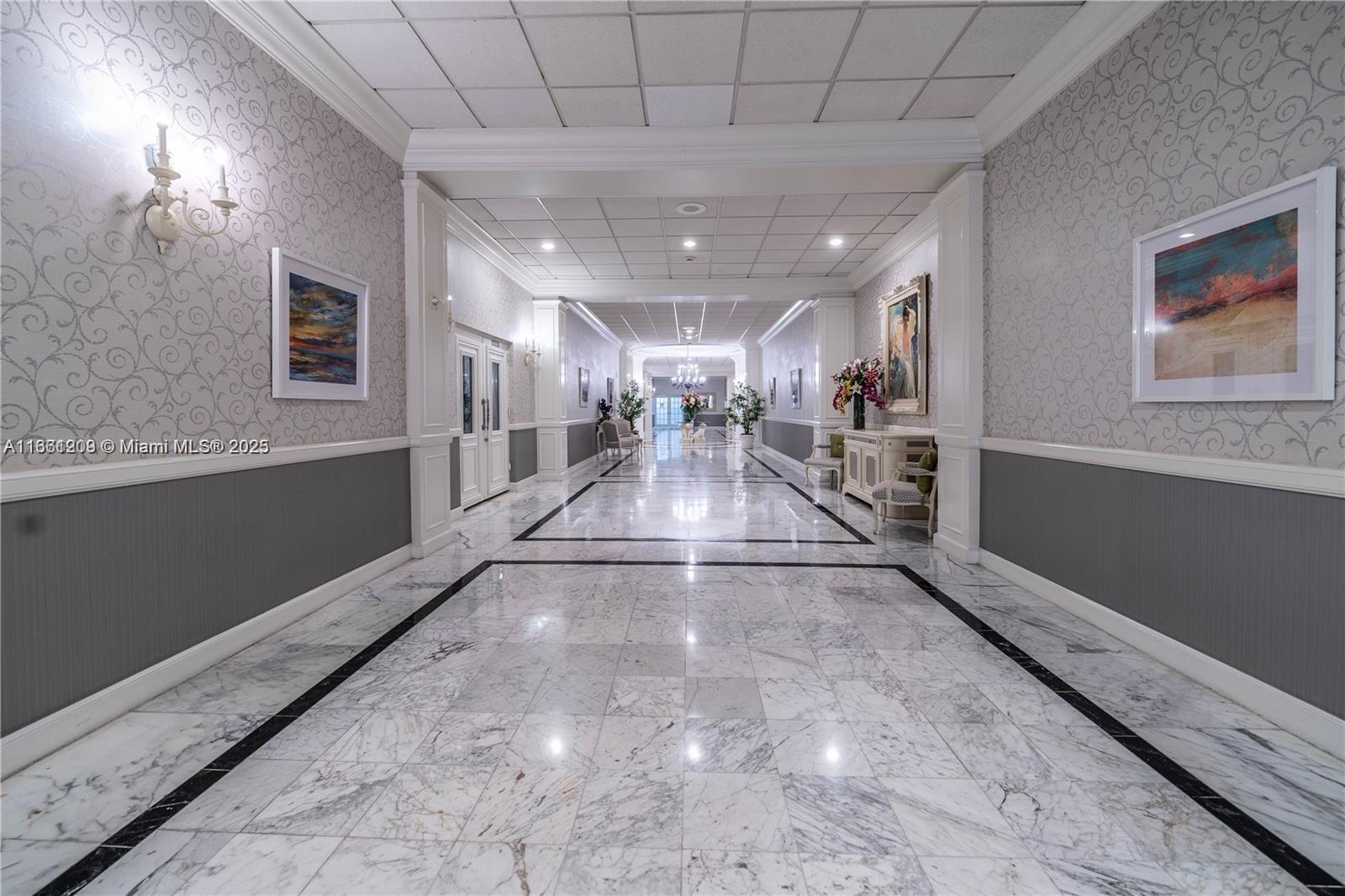 HALLMARK OF HOLLYWOOD CON - Residential