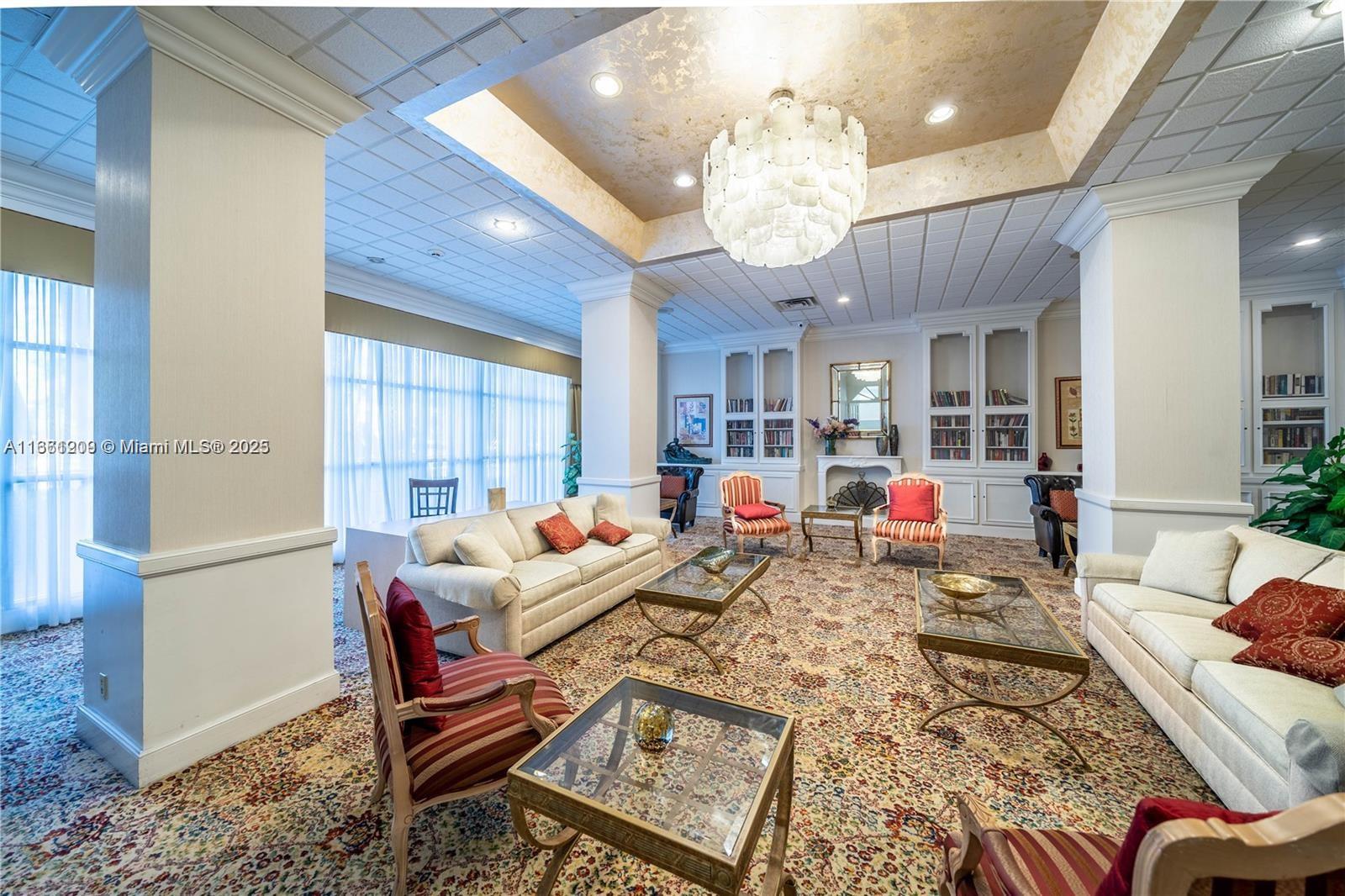 HALLMARK OF HOLLYWOOD CON - Residential