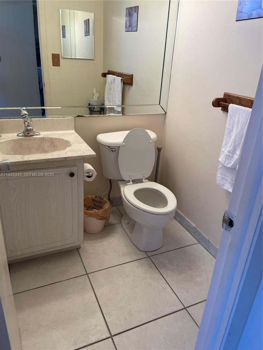 DANIANS SOUTH CONDO - Residential Lease