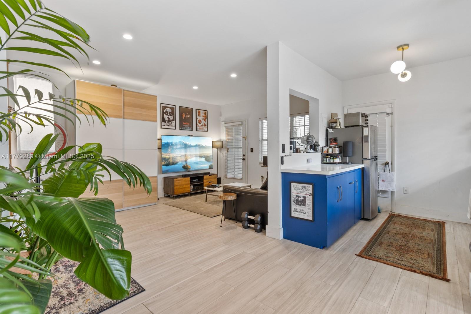 Rental Property at 1611 West Ave 1, Miami Beach, Miami-Dade County, Florida - Bedrooms: 1 
Bathrooms: 1  - $2,400 MO.