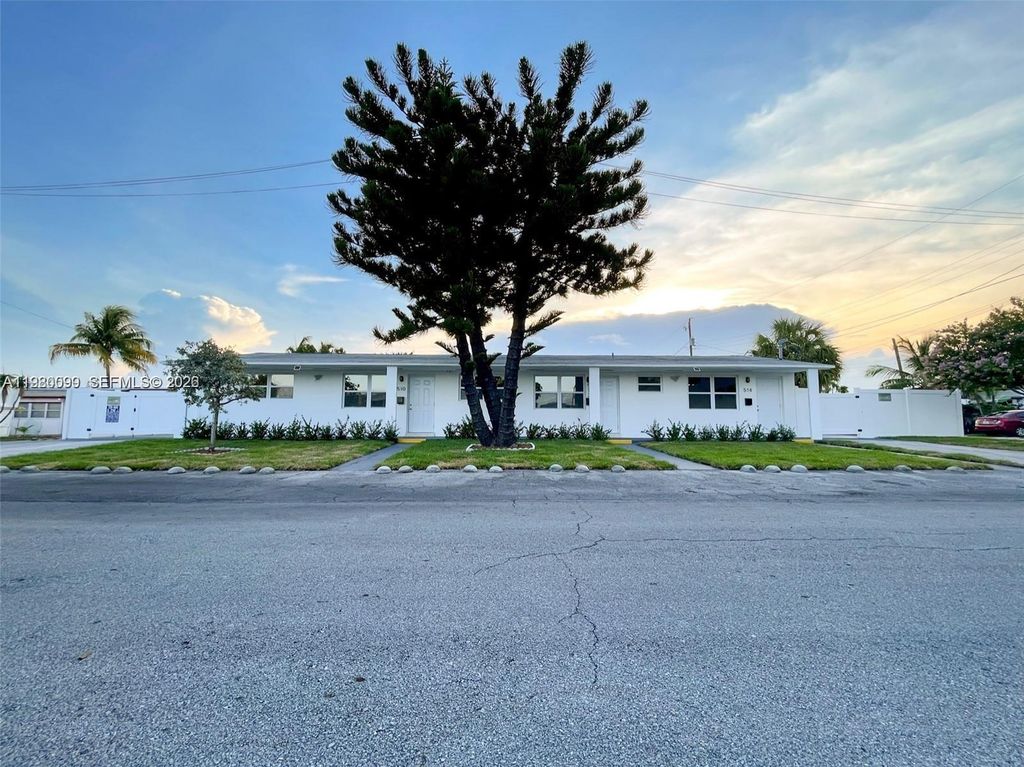 Photo of 514 NE 4th Ave #514, Hallandale Beach, FL 33009 (MLS # A11980099)