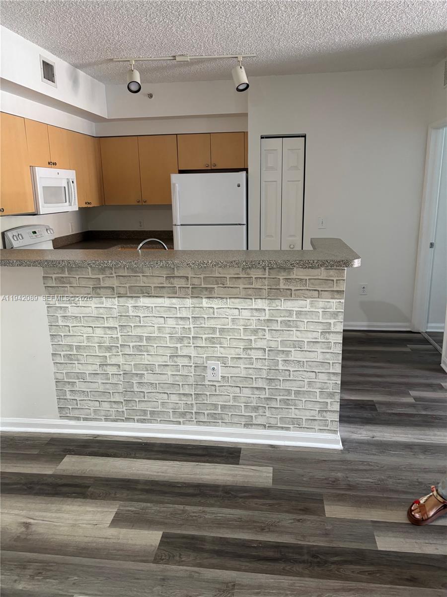 EL-AD NOB HILL CONDO - Residential