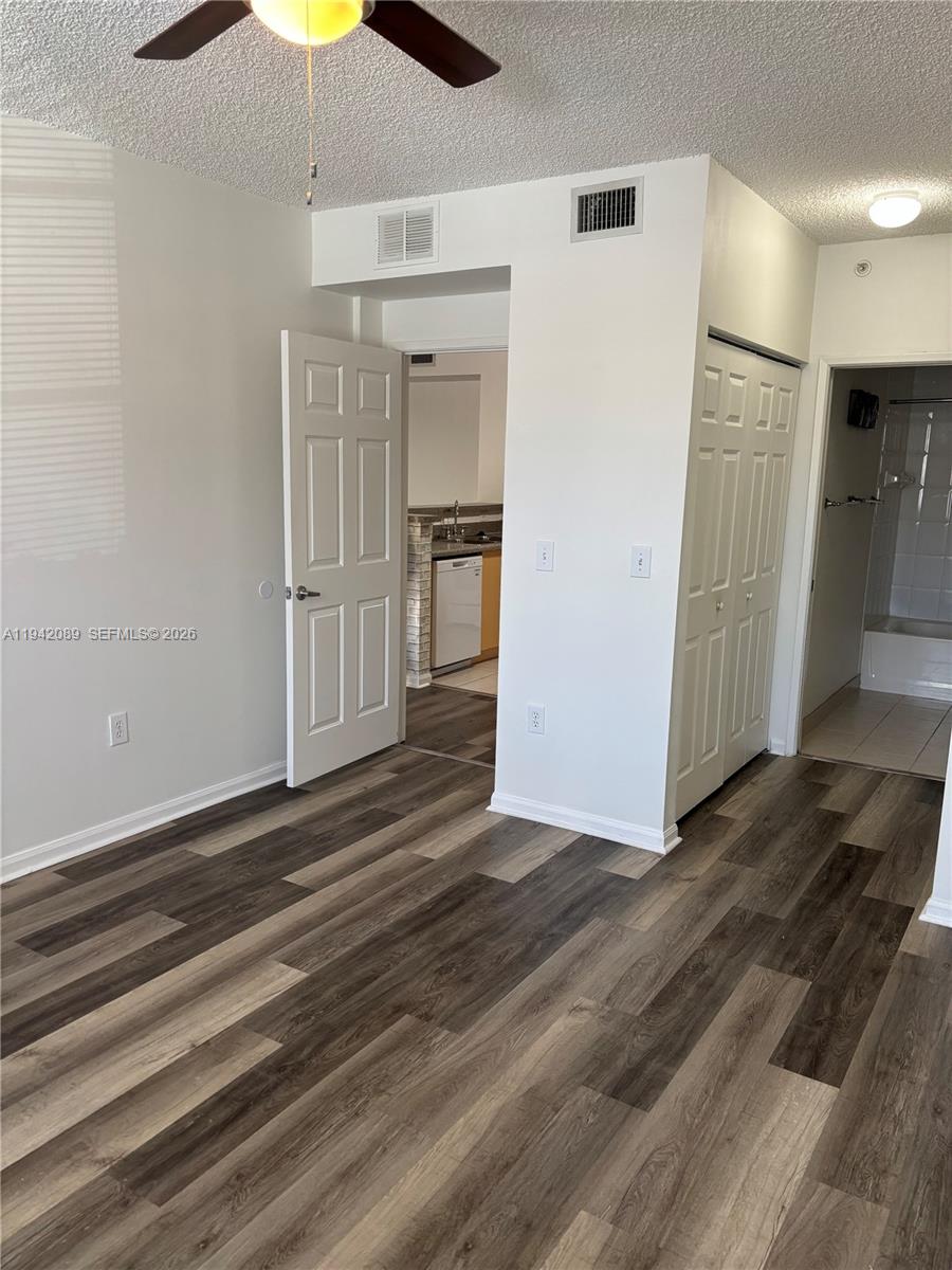 8050 N Nob Hill Rd 105