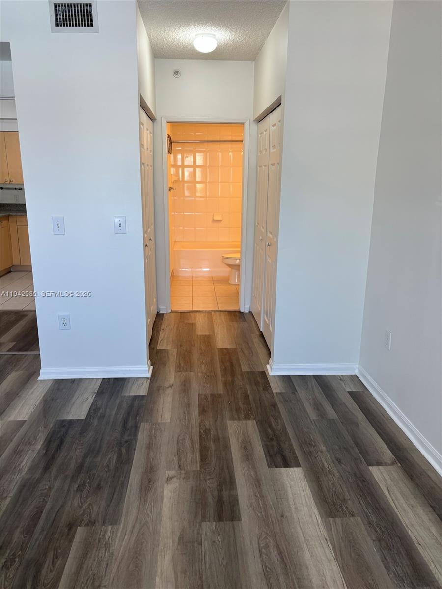 8050 N Nob Hill Rd 105