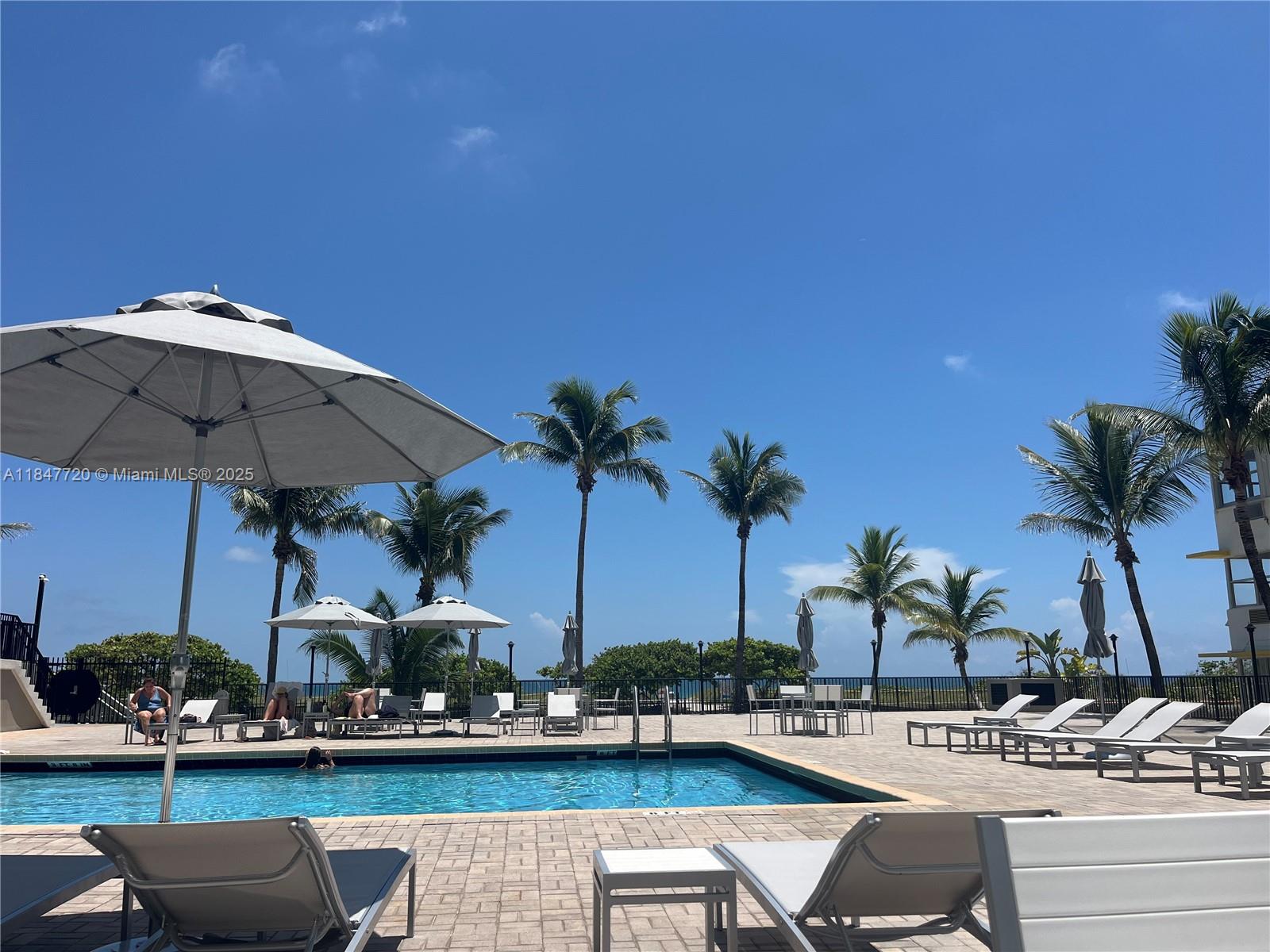 9273 Collins Ave 312