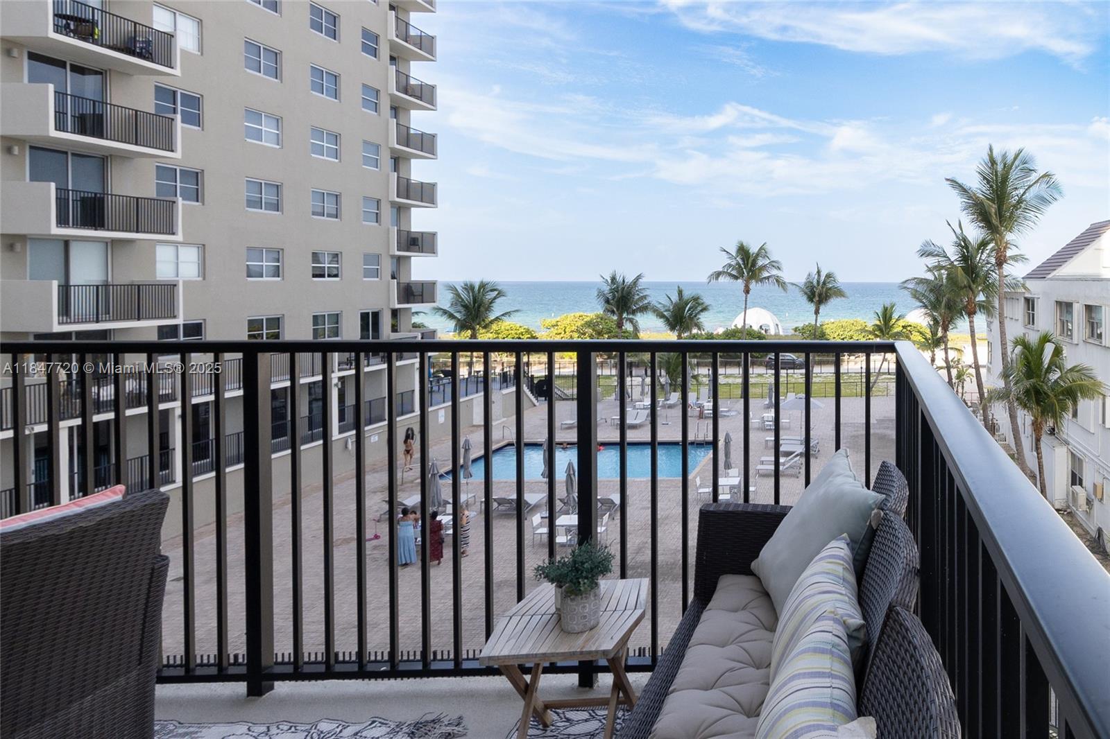 MANATEE CONDO - Residential