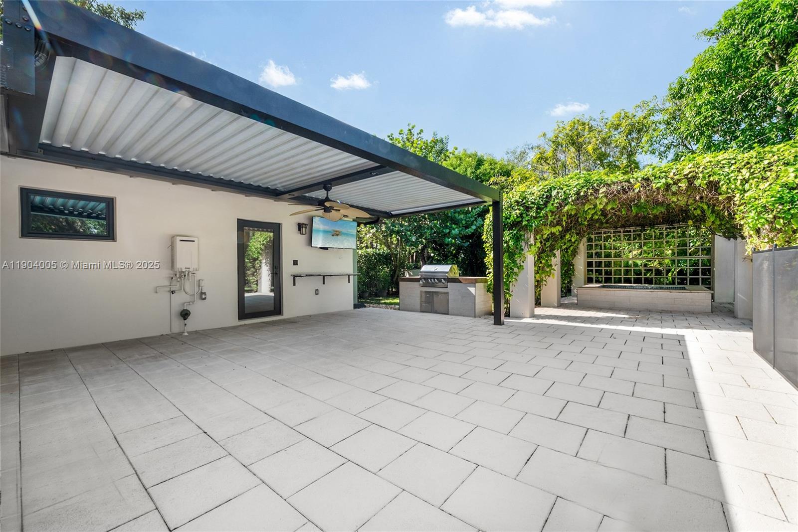 PINE TREE ESTATES - Residential Lease