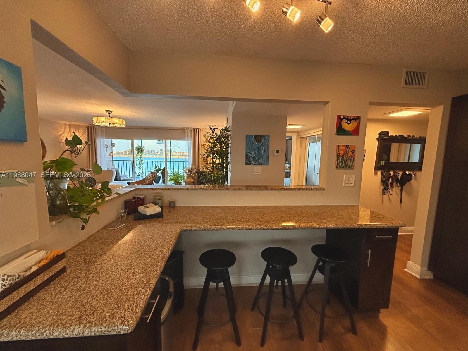 SUMMERTREE VILG CALIF CL - Residential