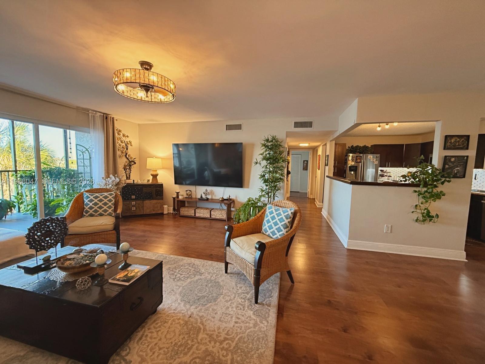 SUMMERTREE VILG CALIF CL - Residential