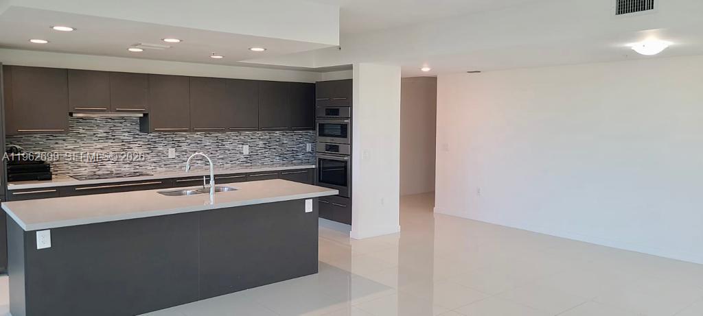 GRAND BAY COMMONS SOUTH - Residential