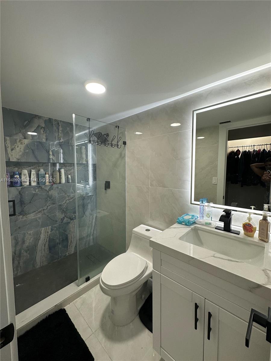 OMEGA CONDO NO 8 - Residential