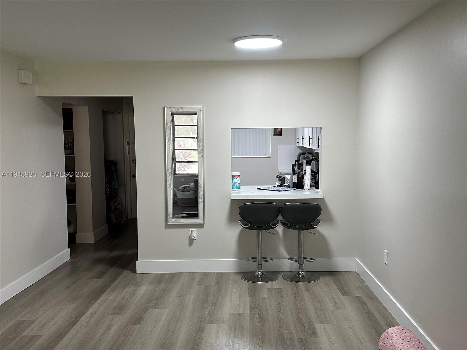 OMEGA CONDO NO 8 - Residential