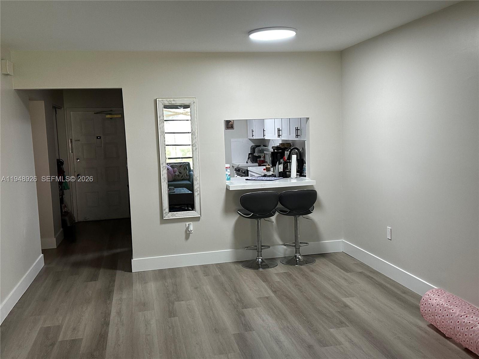 OMEGA CONDO NO 8 - Residential