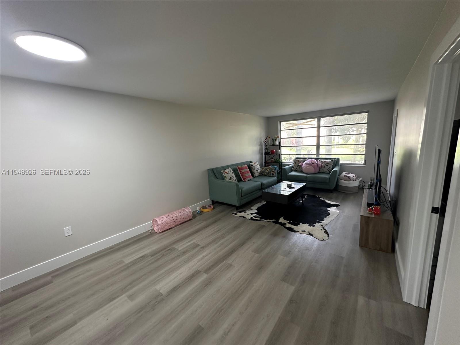 OMEGA CONDO NO 8 - Residential