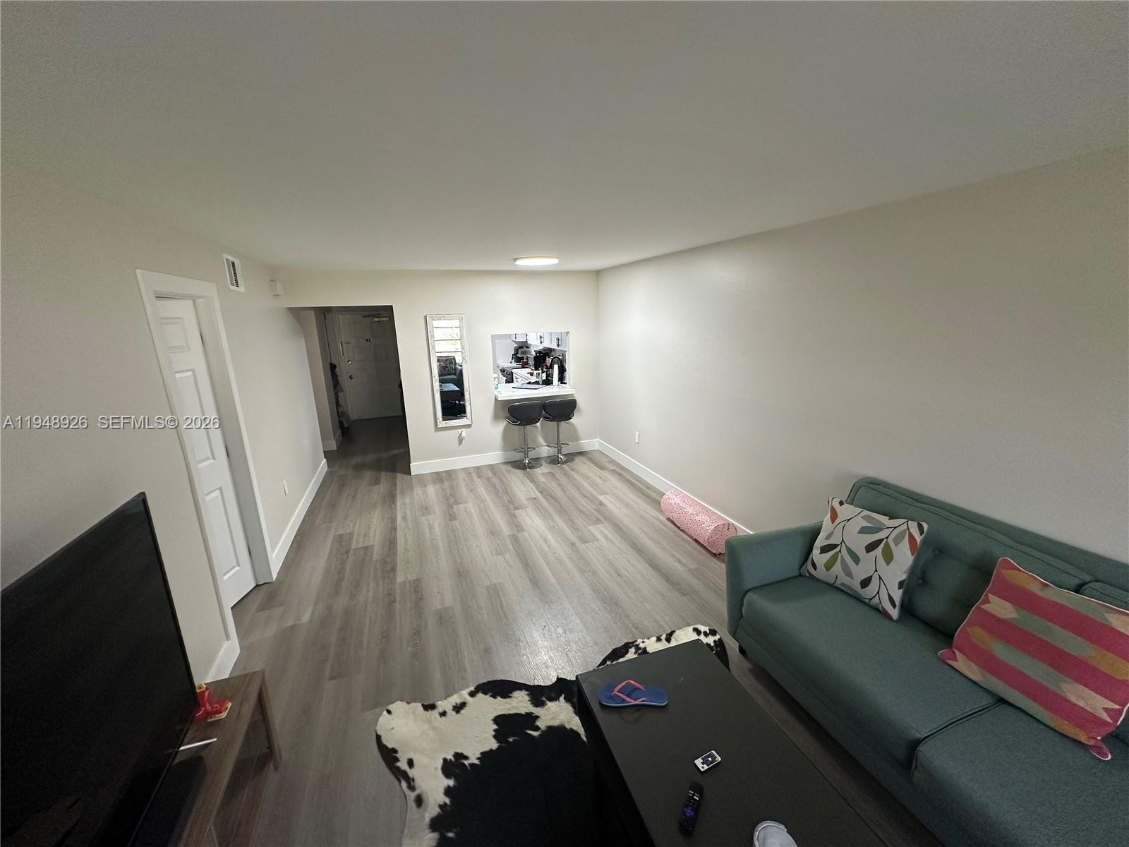 OMEGA CONDO NO 8 - Residential