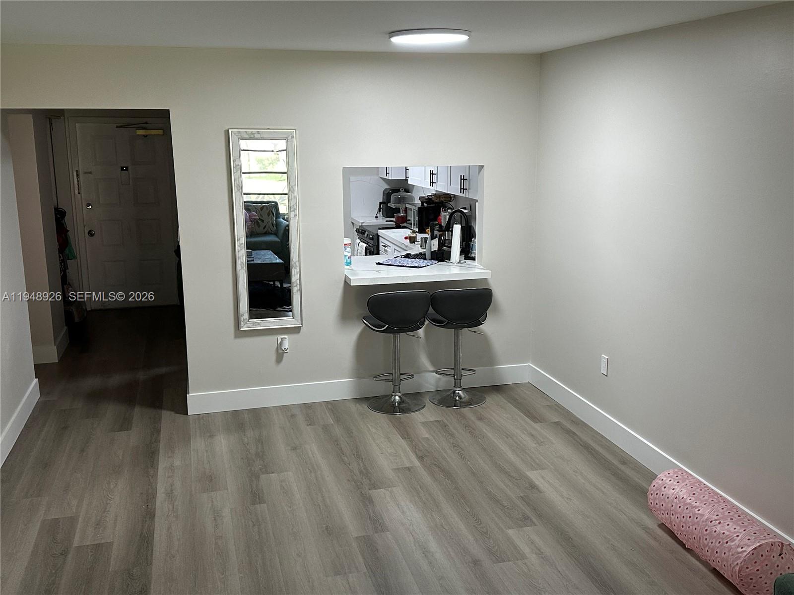 OMEGA CONDO NO 8 - Residential