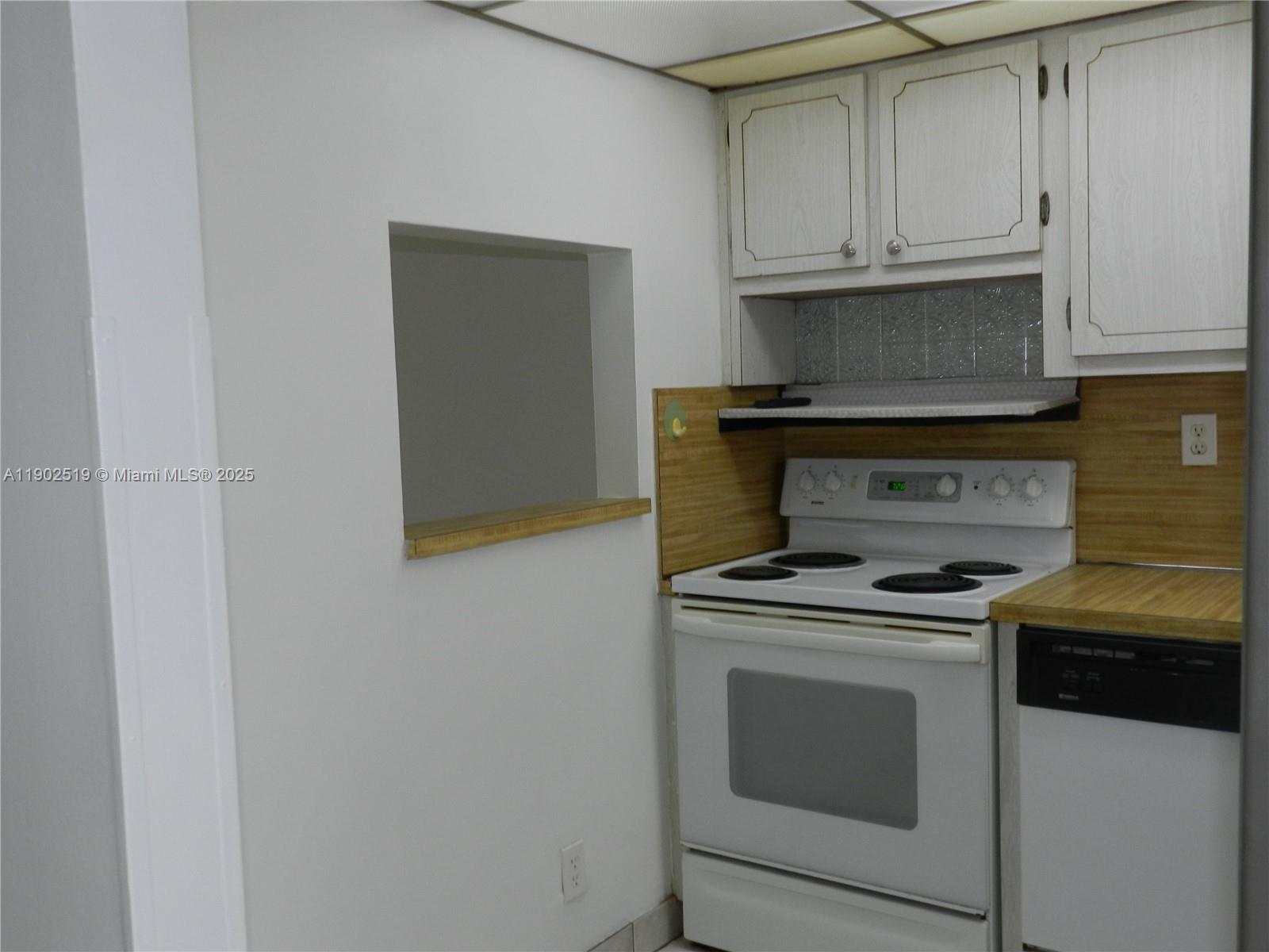 SUNRISE LAKES 137 CONDO - Residential