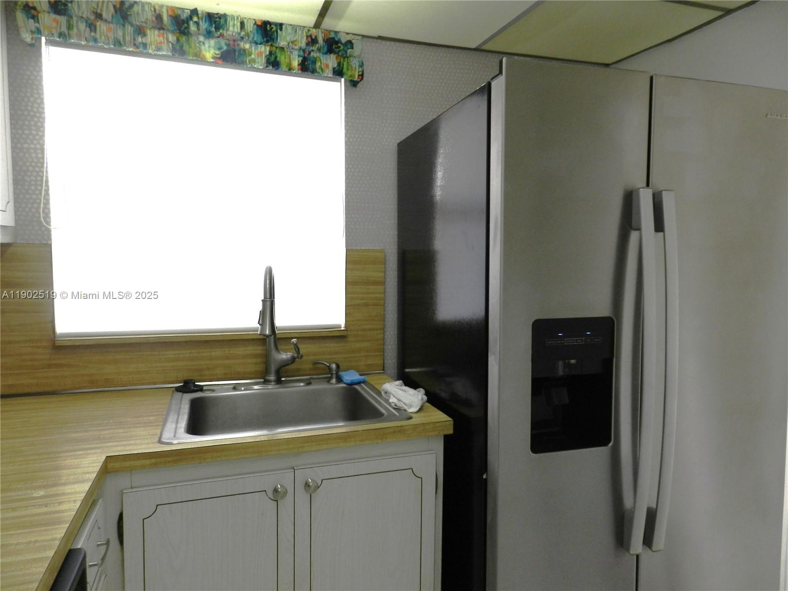 SUNRISE LAKES 137 CONDO - Residential