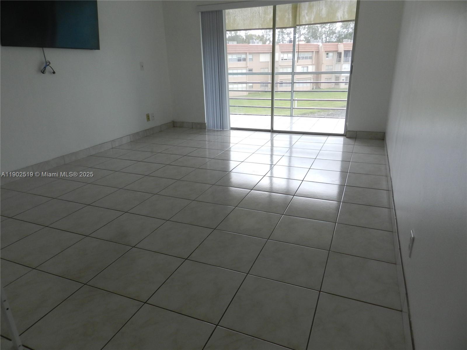 SUNRISE LAKES 137 CONDO - Residential