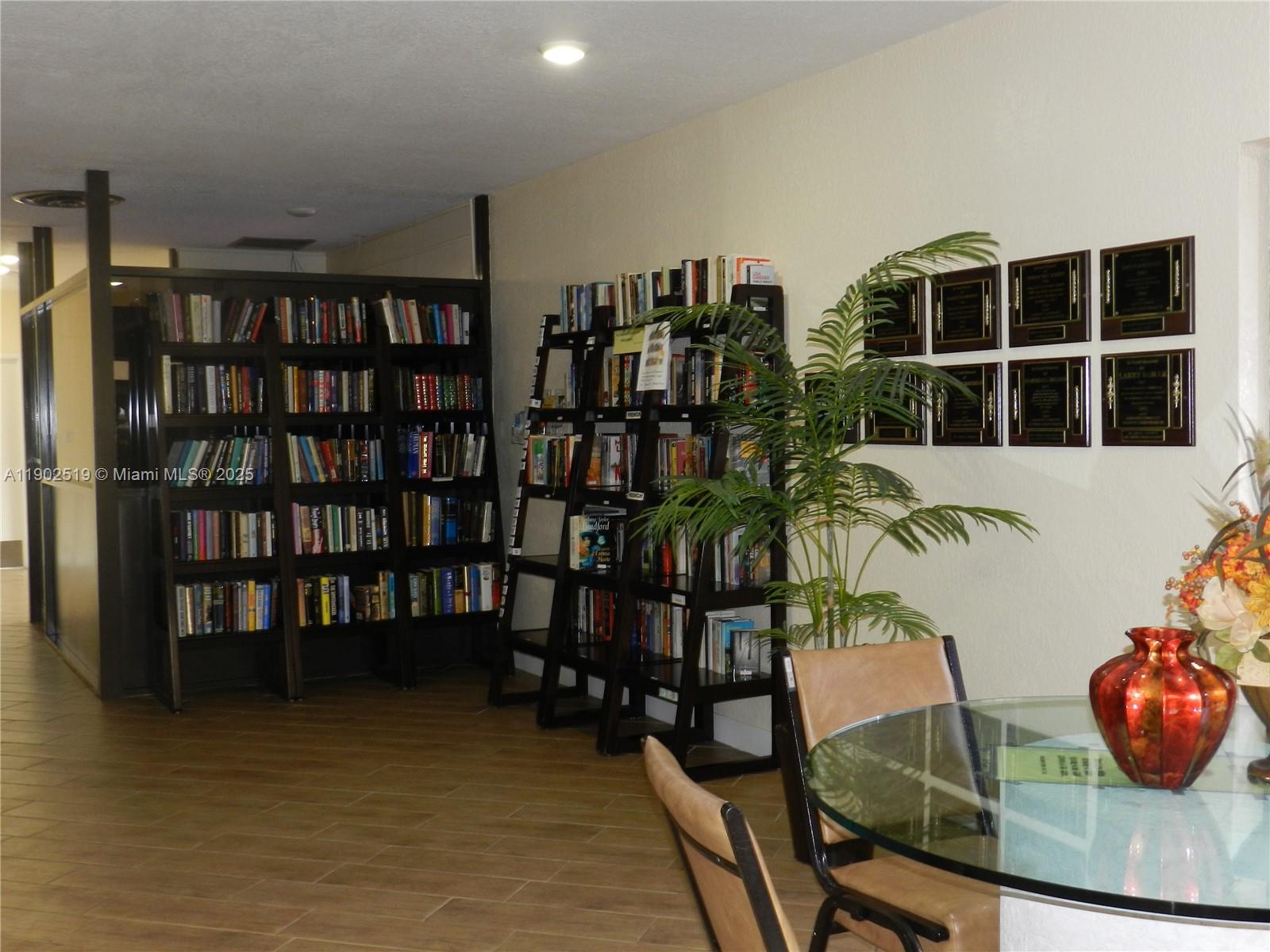 SUNRISE LAKES 137 CONDO - Residential