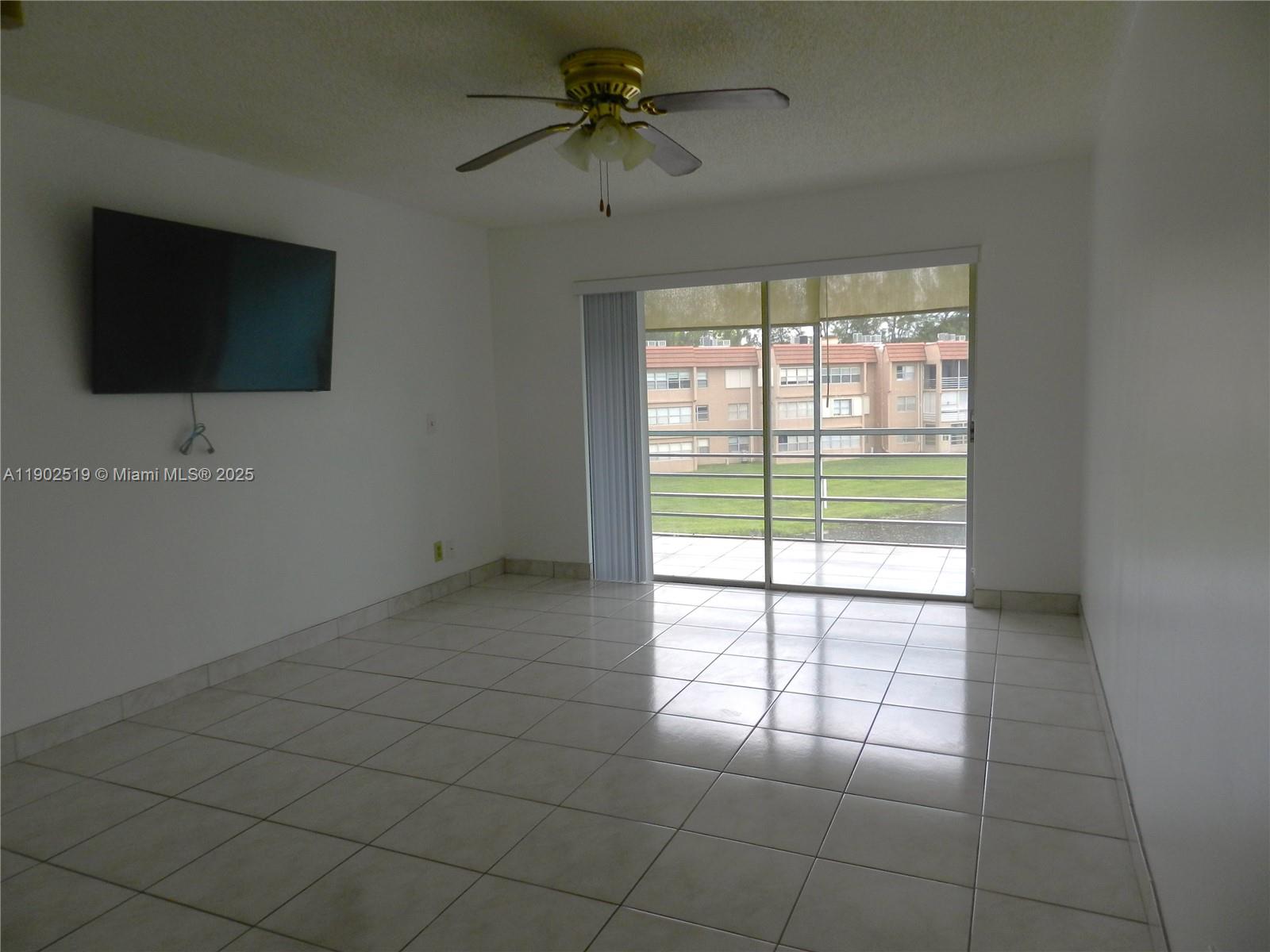 SUNRISE LAKES 137 CONDO - Residential