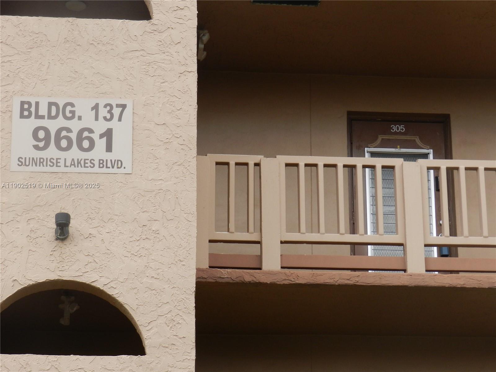 SUNRISE LAKES 137 CONDO - Residential