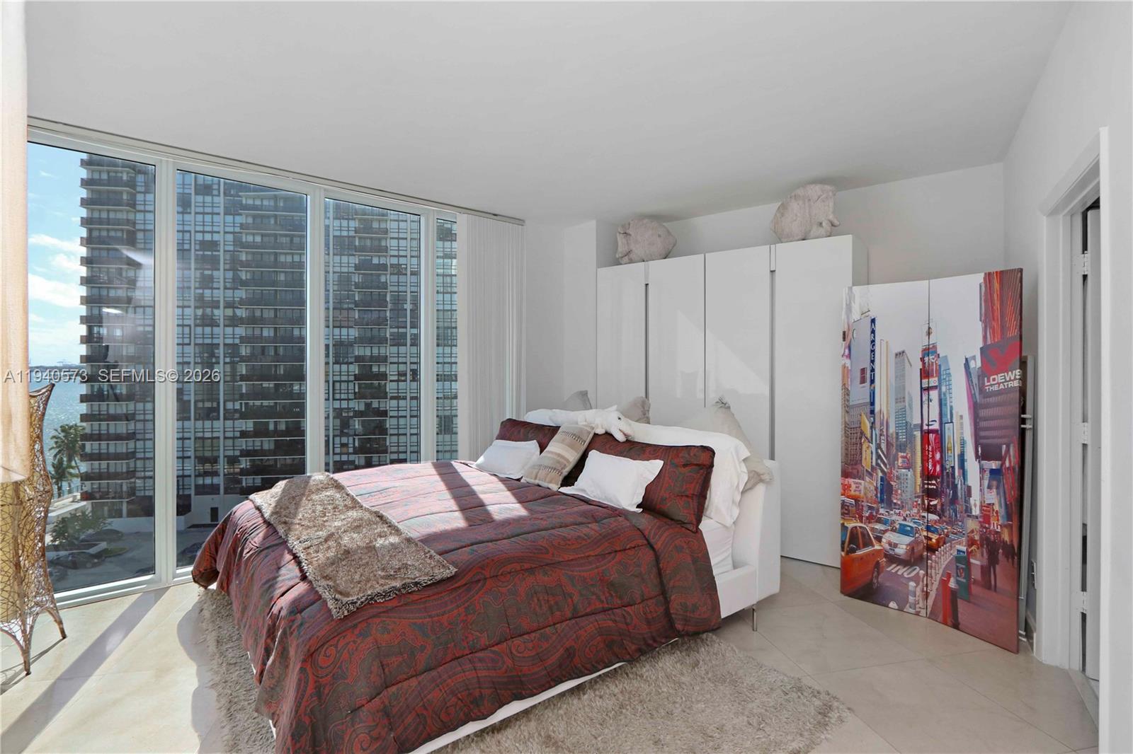 BLUE CONDO - Residential