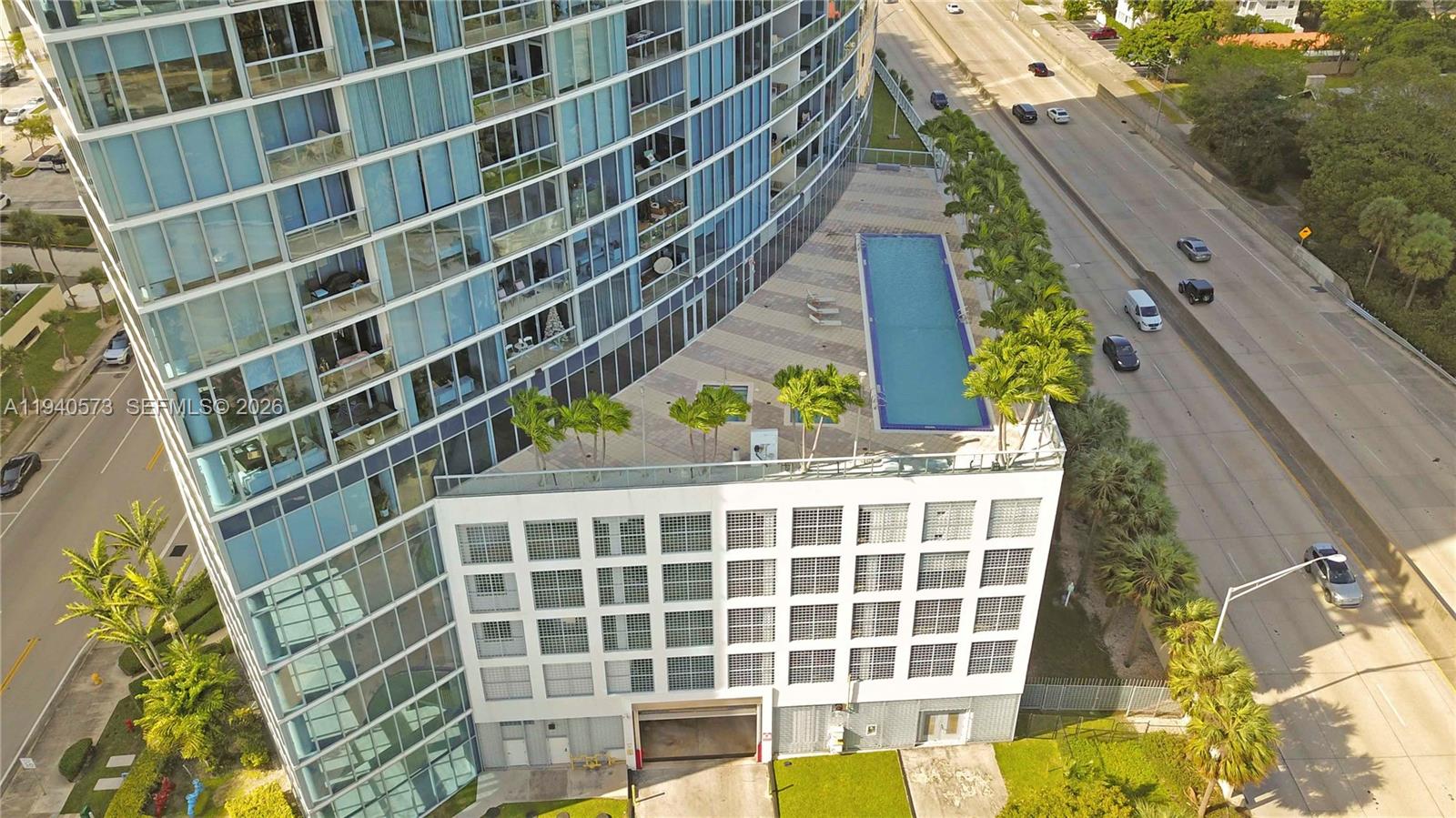 BLUE CONDO - Residential