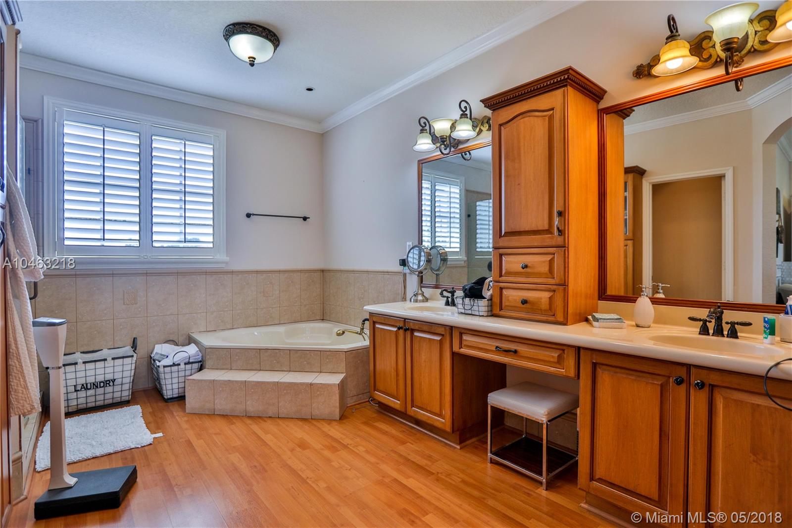 CORSICA PLACE - Residential