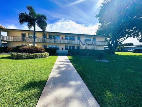Photo of 70 Dorchester D #70, West Palm Beach, FL 33417 (MLS # A12019433)
