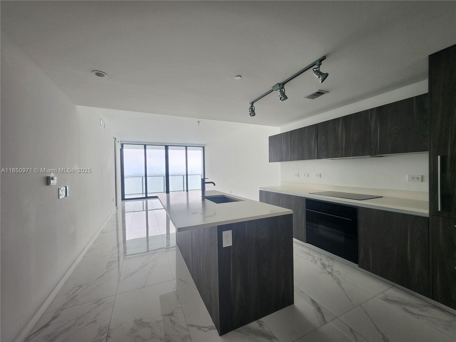 3131 NE 7th Ave 3602
