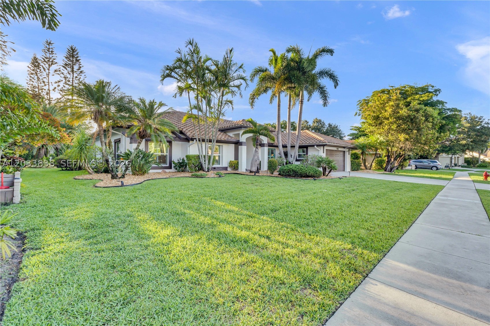 11834 Island Lakes Ln