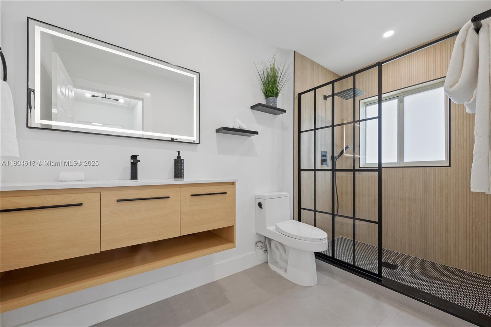 GRANADA HEIGHTS - Residential