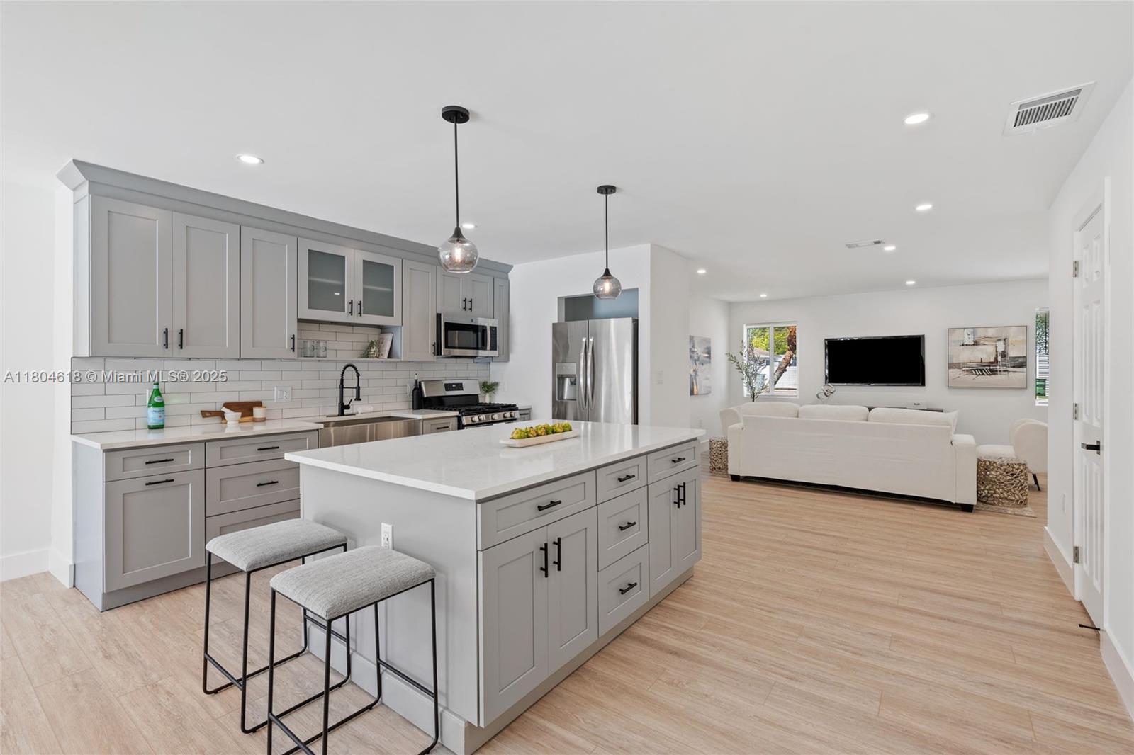 GRANADA HEIGHTS - Residential