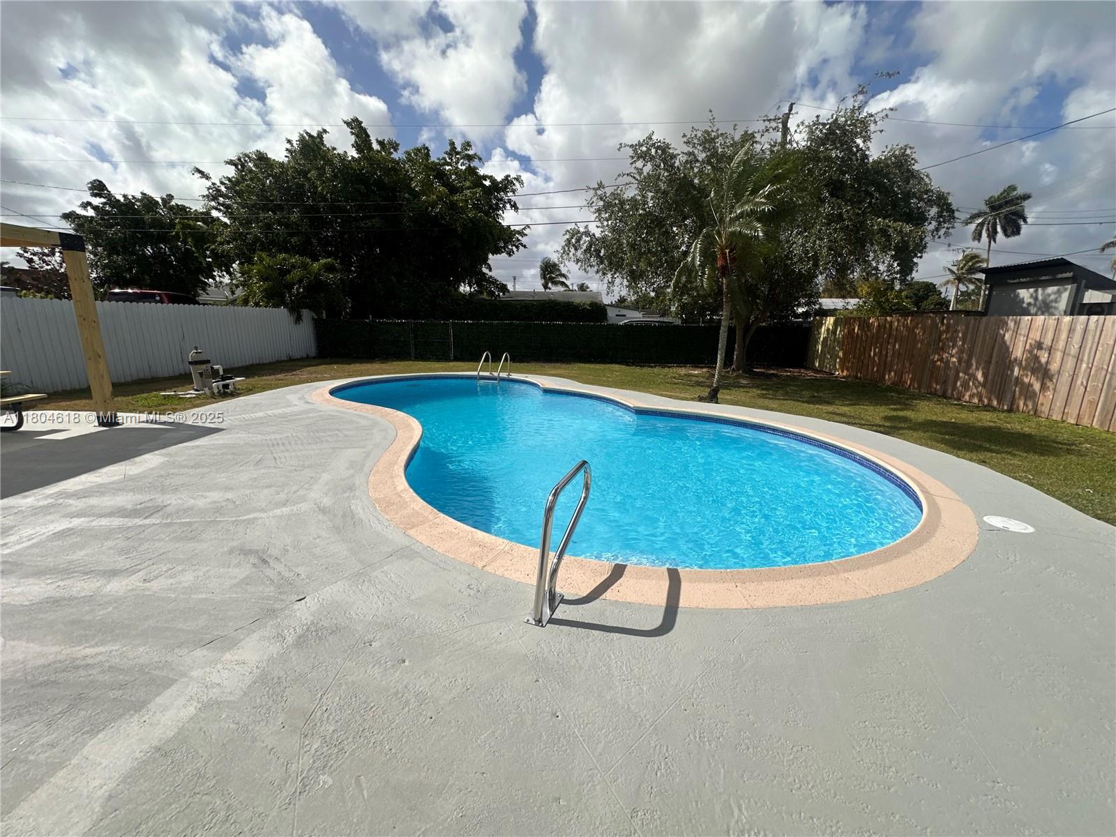 GRANADA HEIGHTS - Residential