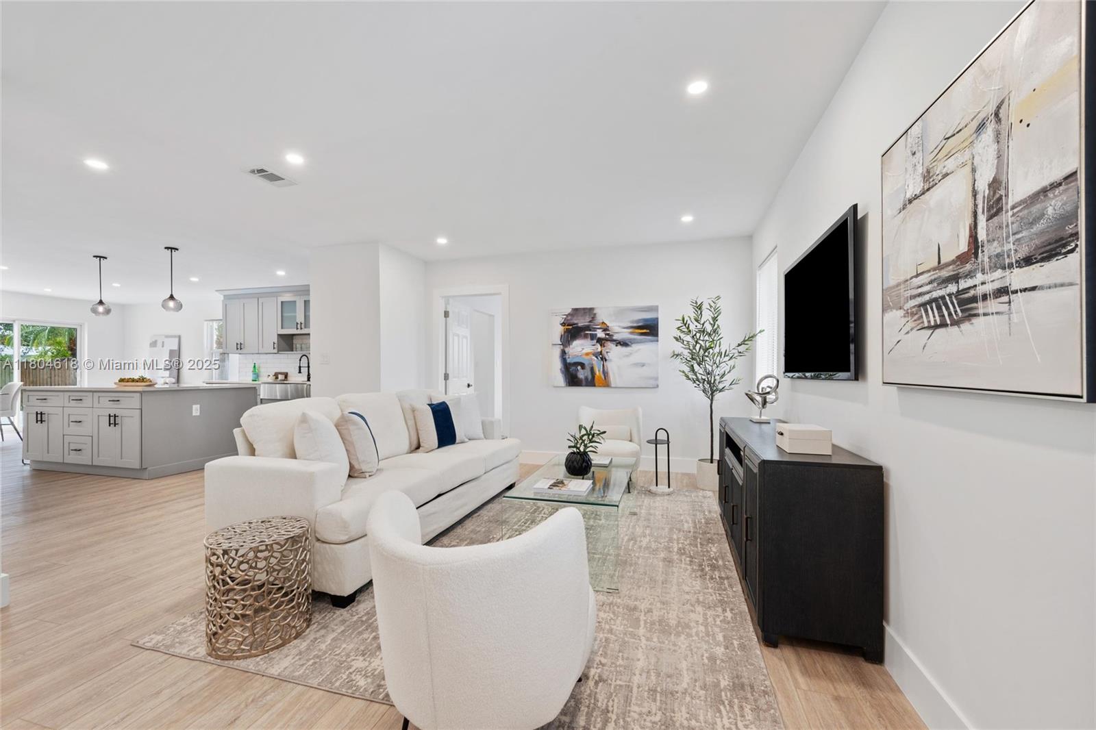 GRANADA HEIGHTS - Residential