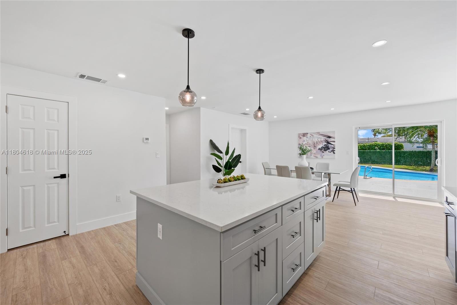 GRANADA HEIGHTS - Residential
