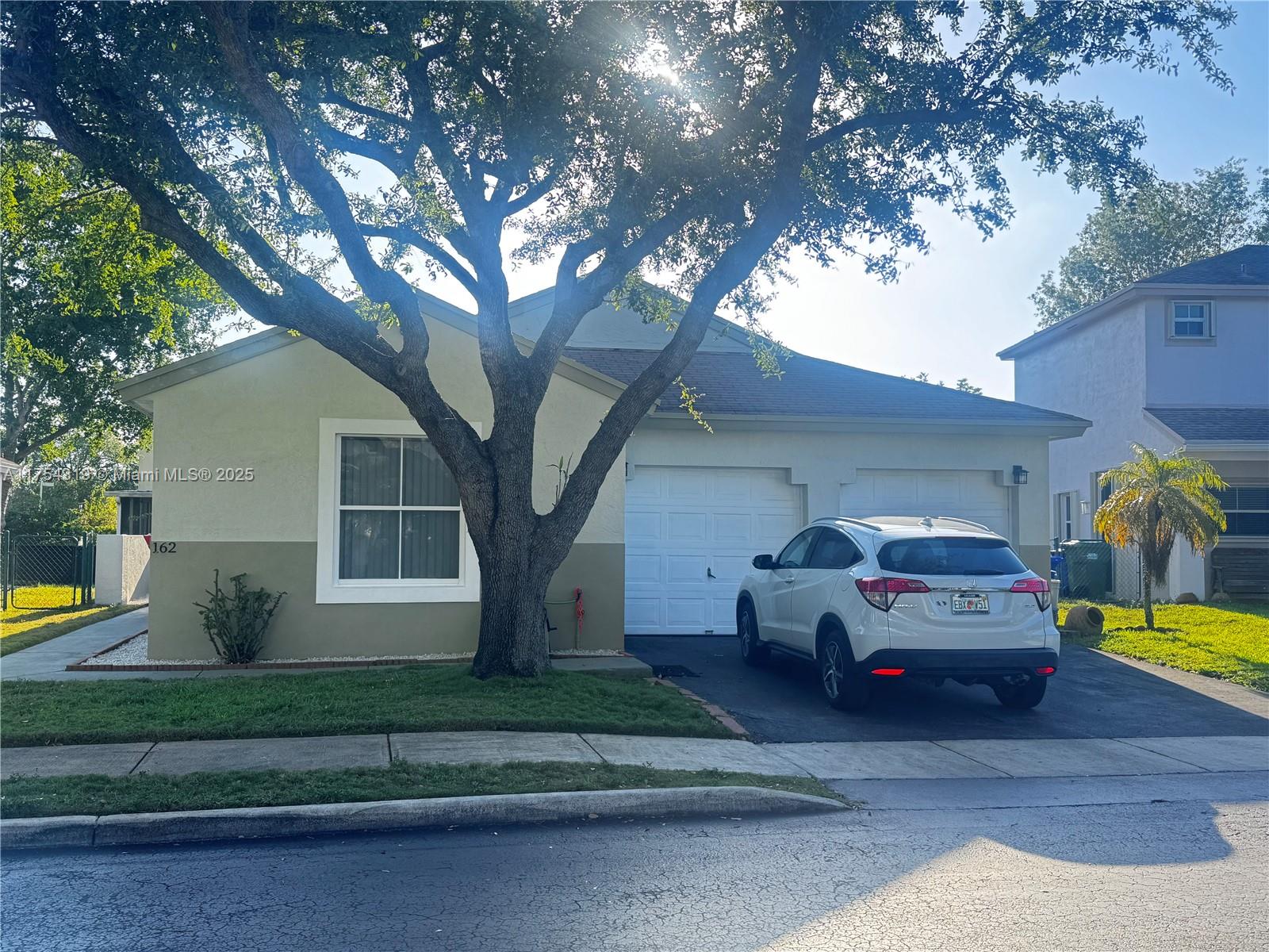 Property for Sale at 162 Nw 207th Ave, Pembroke Pines, Miami-Dade County, Florida - Bedrooms: 3 
Bathrooms: 2  - $550,000