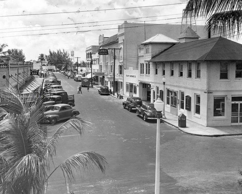 Photo of 301 SW Saint Lucie Ave #1, Stuart, FL 34994 (MLS # A11589347)