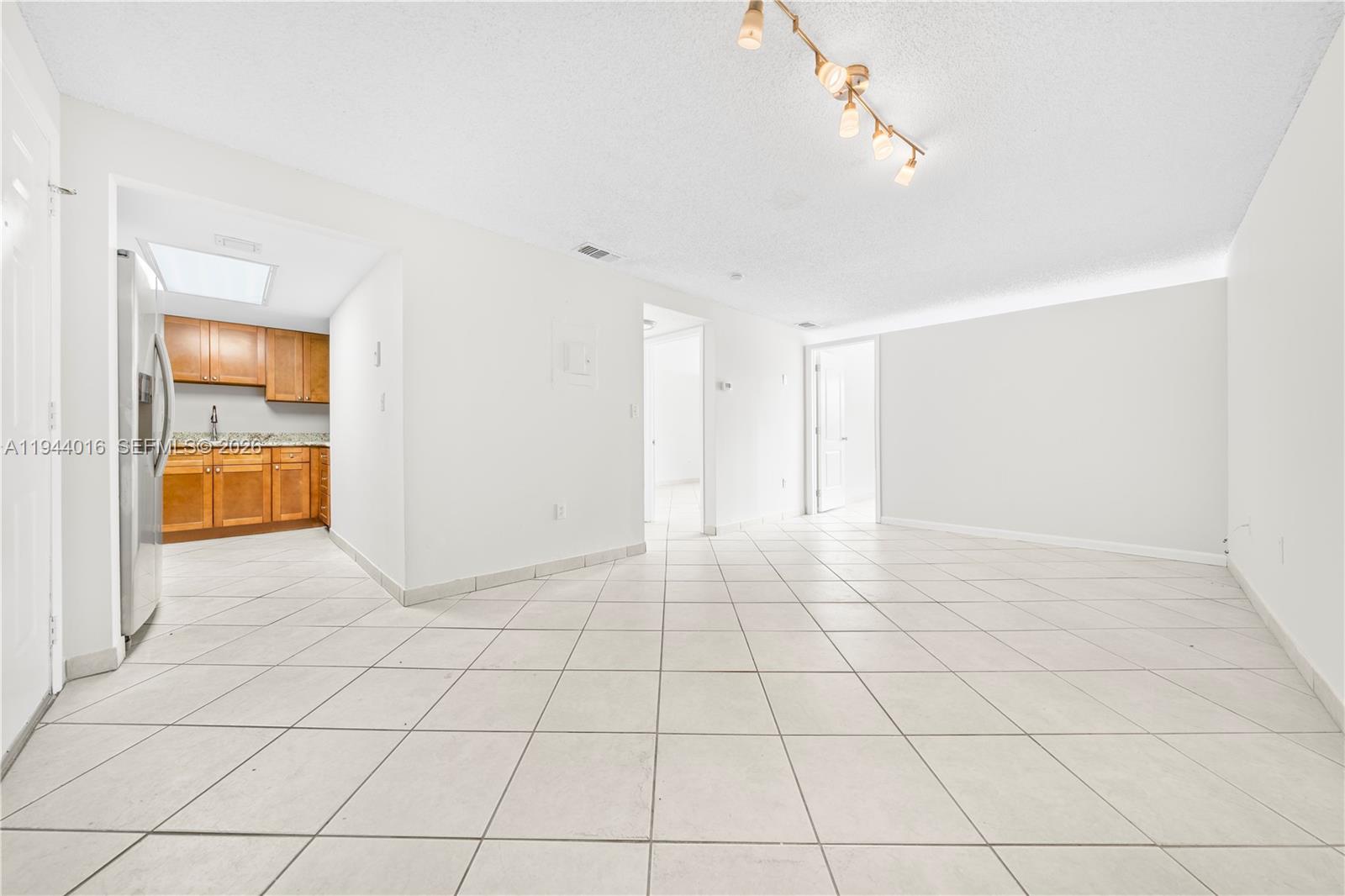 1975 Normandy Dr 206