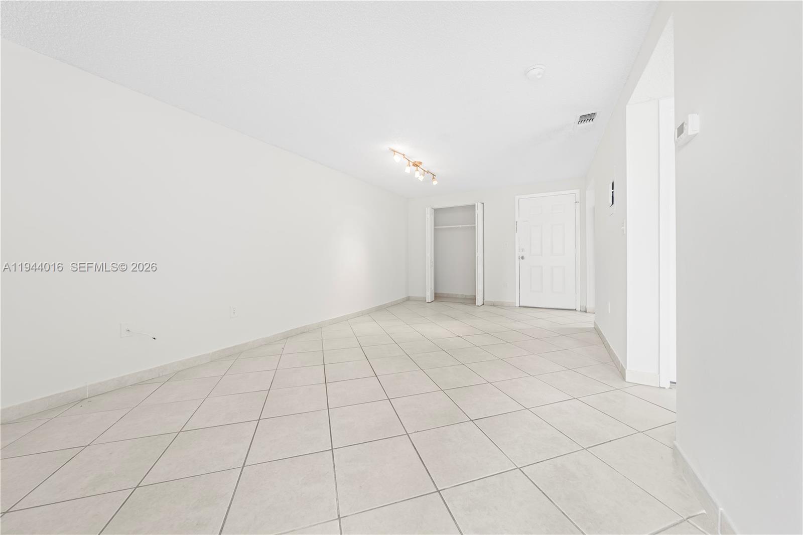 1975 Normandy Dr 206