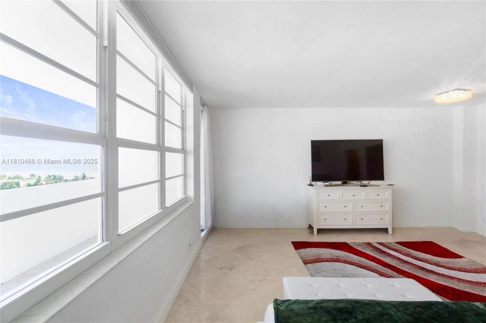 THE DECOPLAGE CONDO - Residential Lease